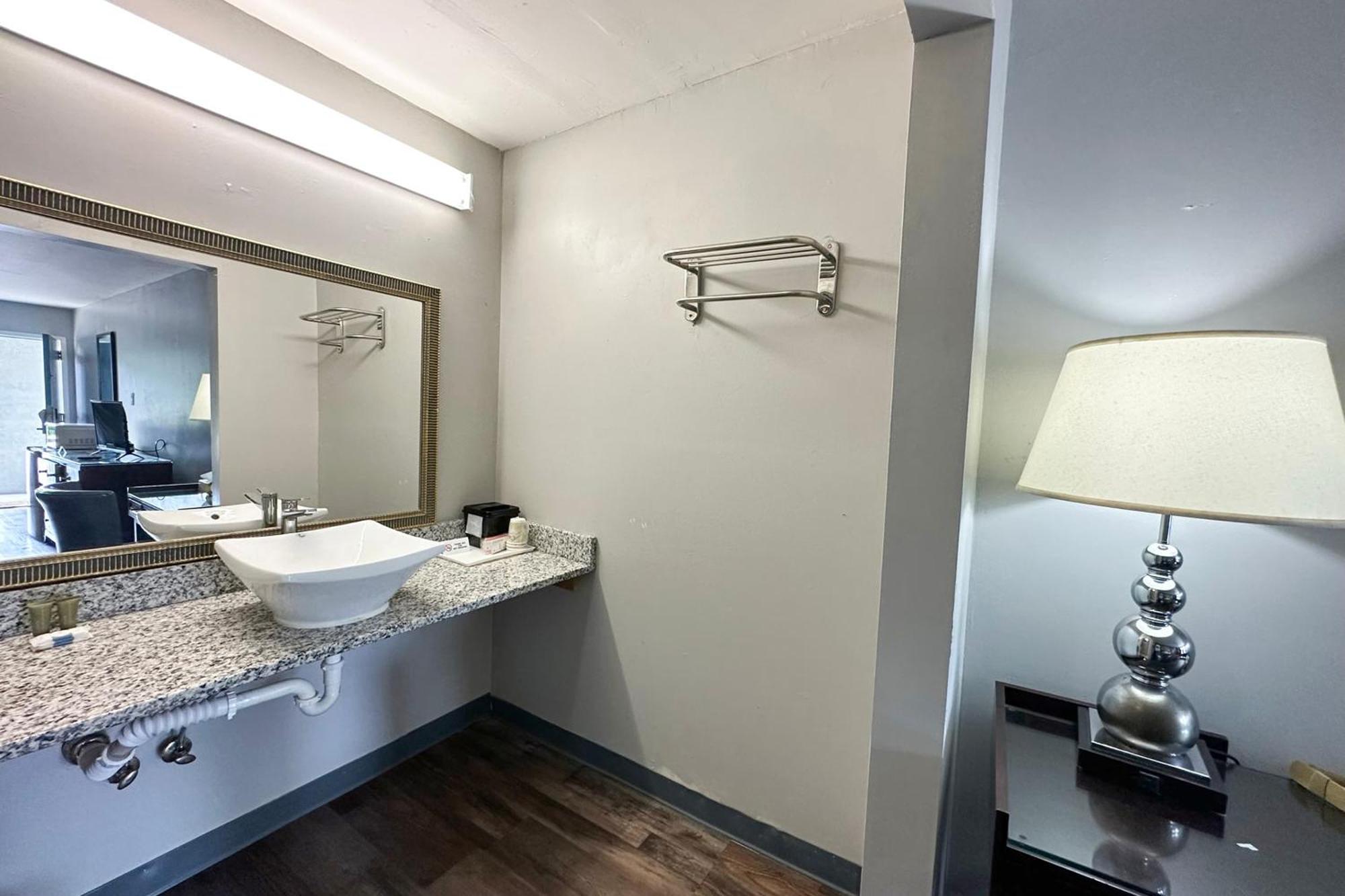 Executive Inn Ridgeway I-77 エクステリア 写真