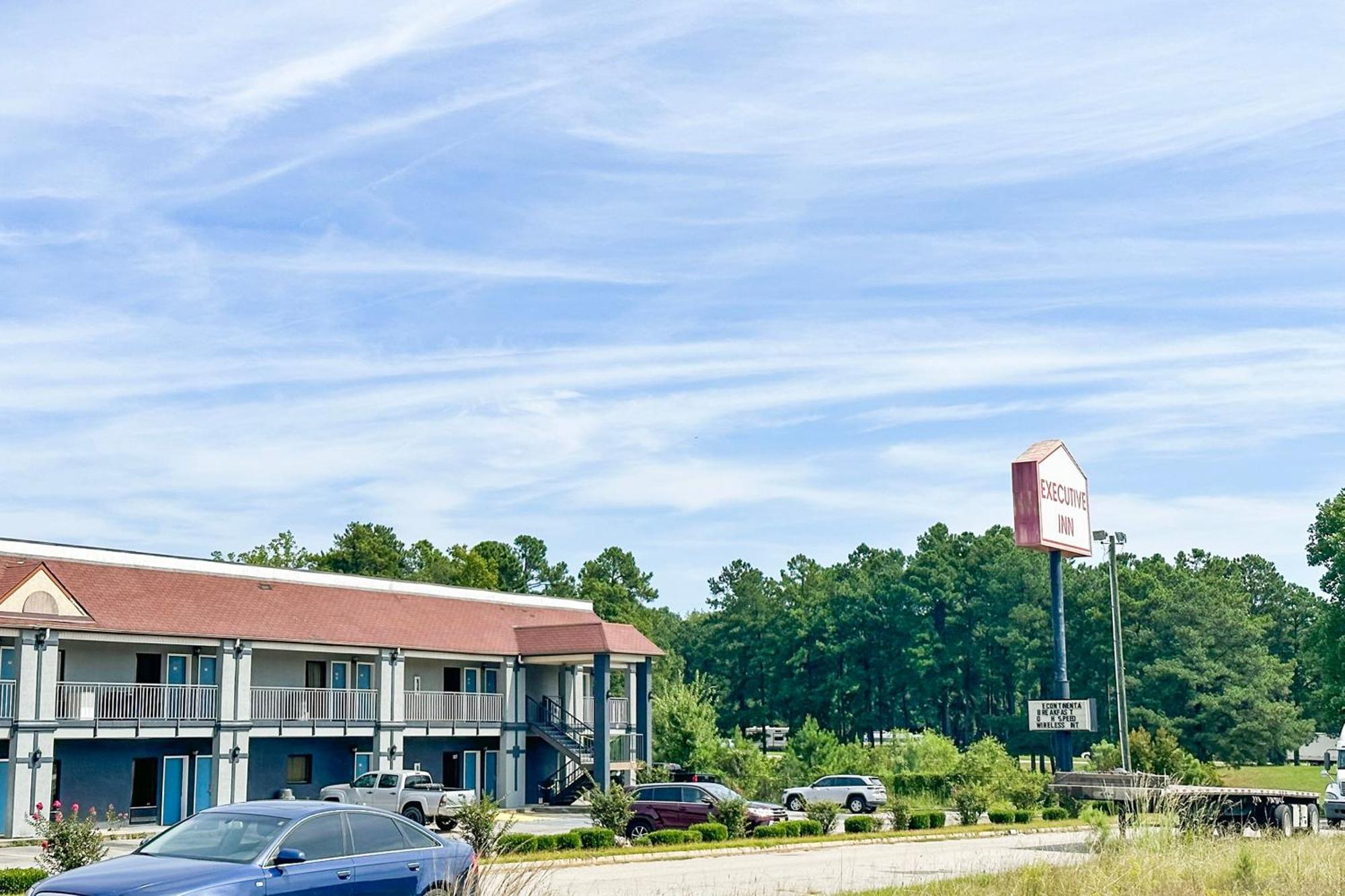 Executive Inn Ridgeway I-77 エクステリア 写真